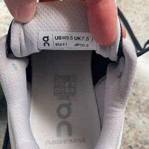 On Cloudstratus, Women's size 9.5.